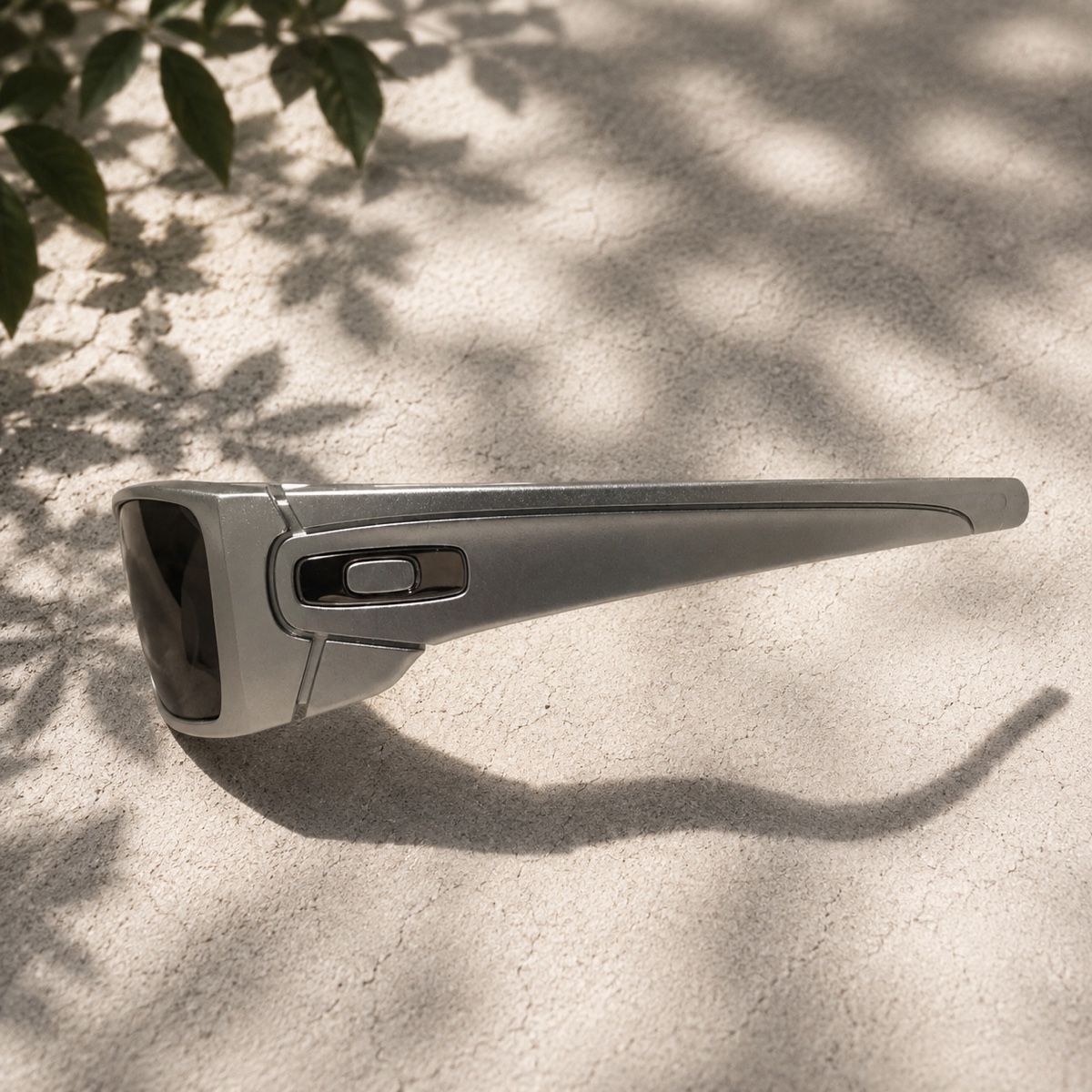 Oakley Occhiali & Lenti: Oakley Sonnenbrille silber – Nuovo (secondo la descrizione) da Näfels venduto da Zevvy300