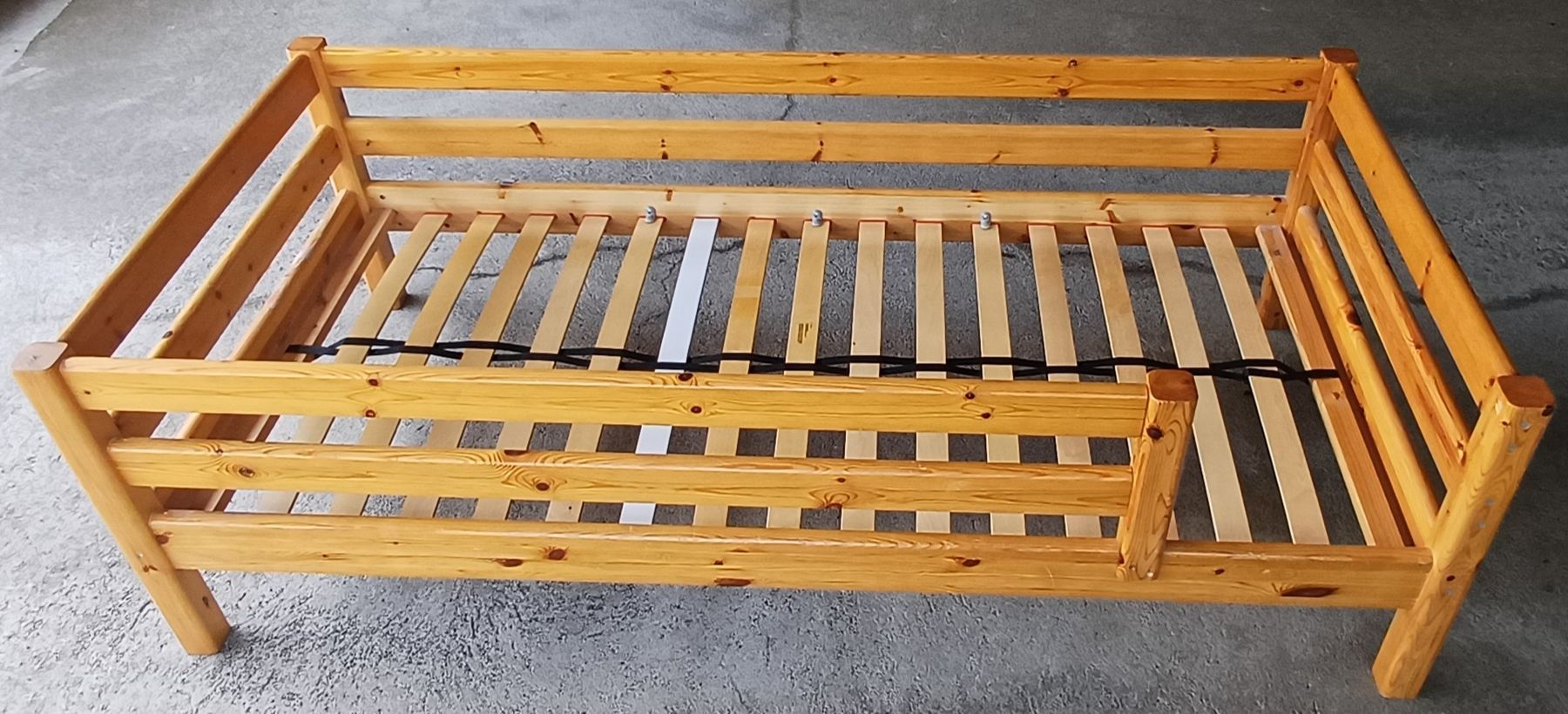 Letti: Flexa Kinderbett mit Holz Lattenrost – Usato da Arth venduto da buepet73 2