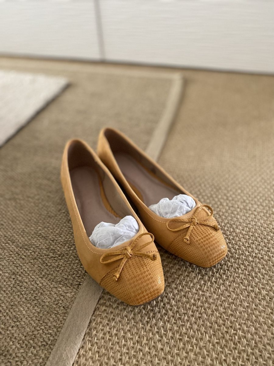 Next Scarpe da donna: Mustard flat shoes – Nuovo (secondo la descrizione) da Safenwil venduto da rgs_tg62