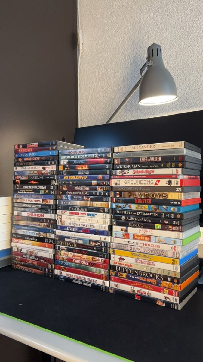 Alle DVDs: AUFLÖSUNG SELTENE BLURAY / DVD / VHS SAMMLUNG – Gebraucht aus Langnau am Albis von CollectingCoRe 1