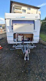 Knaus Veicoli da campeggio: Wohnwagen Knaus Azur 495 – Usato da Menziken venduto da CorinneKoller 1