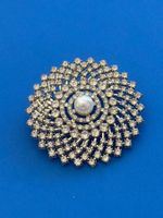 Luxus Elegante  Brosche mit Kunstperlen Farbe: Silber