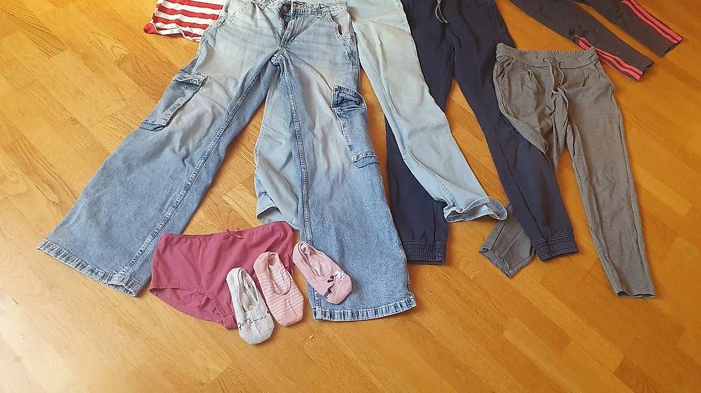 Ensembles coordonnés: Grosses Kleiderset Mädchen 170/XS/S – D'occasion à Niederwangen b. Bern par thurncaro 1