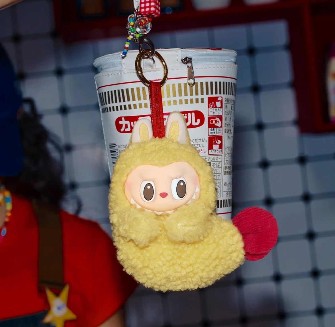 Pop Mart Statuette: Pop Mart Labubu Wacky Mart Series - Earphone Case – Nuovo e nell'imballaggio originale da Glattbrugg venduto da arttoy.land 2