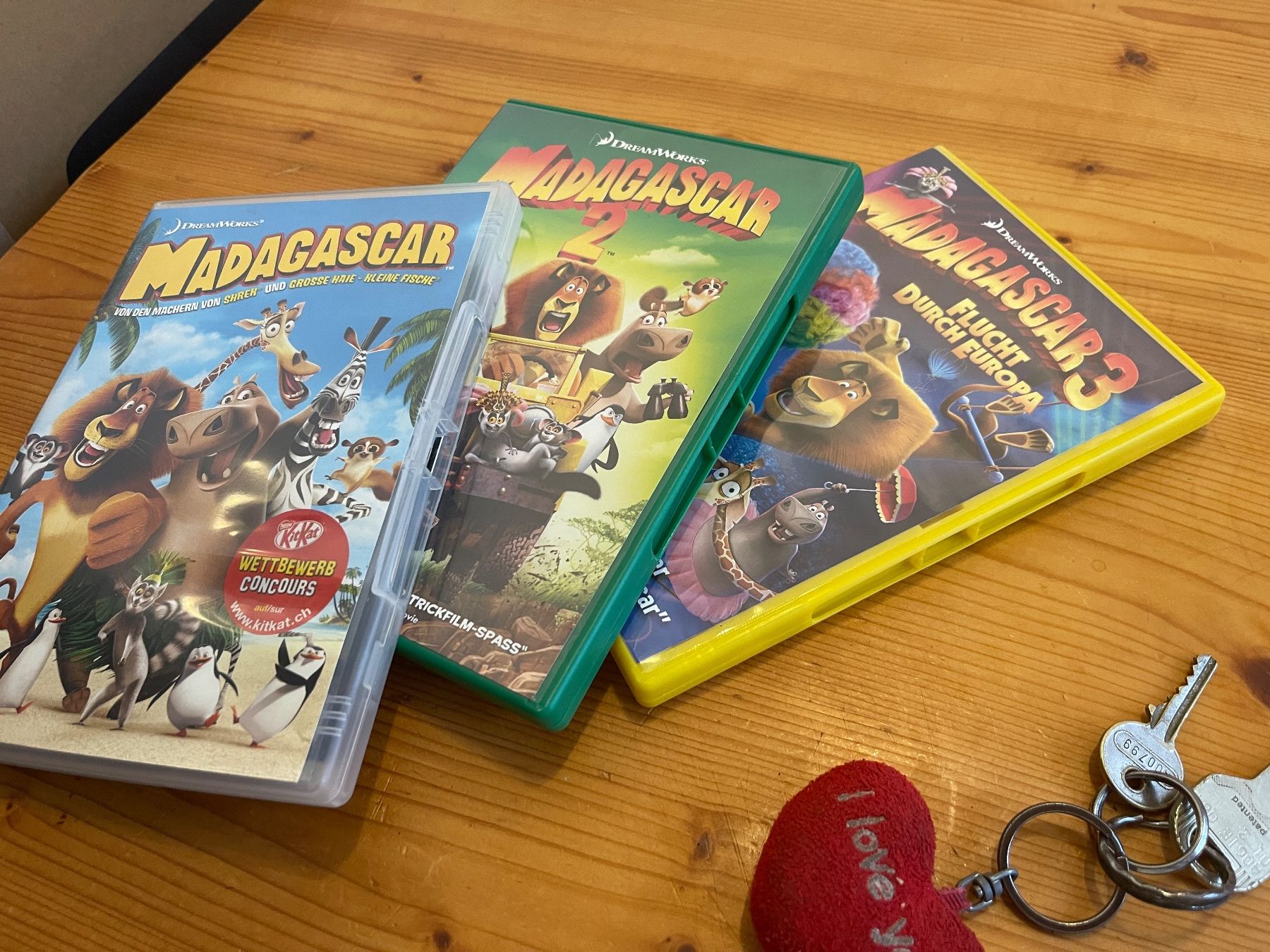Tutti i DVDs: Madagascar 1-3 (DVD) – Nuovo (secondo la descrizione) da Weinfelden venduto da ice_heart_xx 1
