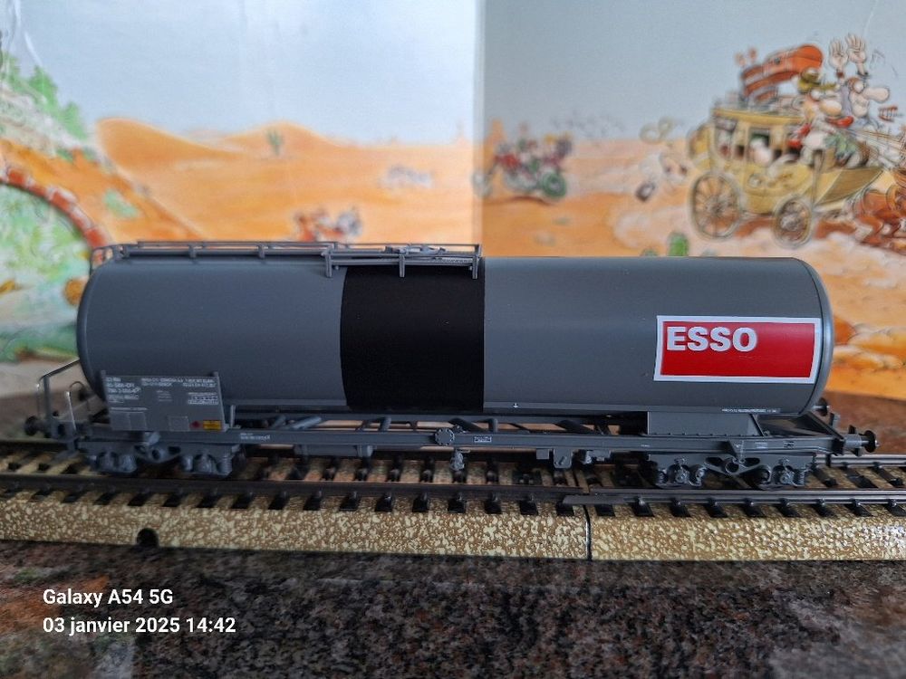 Lot De 2 Wagons Citerne DR Roco HO - Epoque 3 (1946-1970) Avec Boîtes