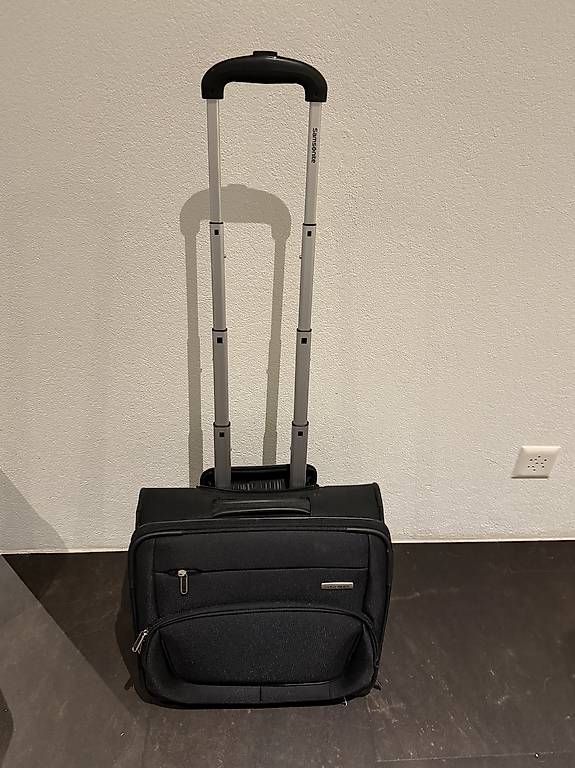 Valises de voyage: Samsonite Carry On – D'occasion à Buchs SG par SemperFidelis2G
