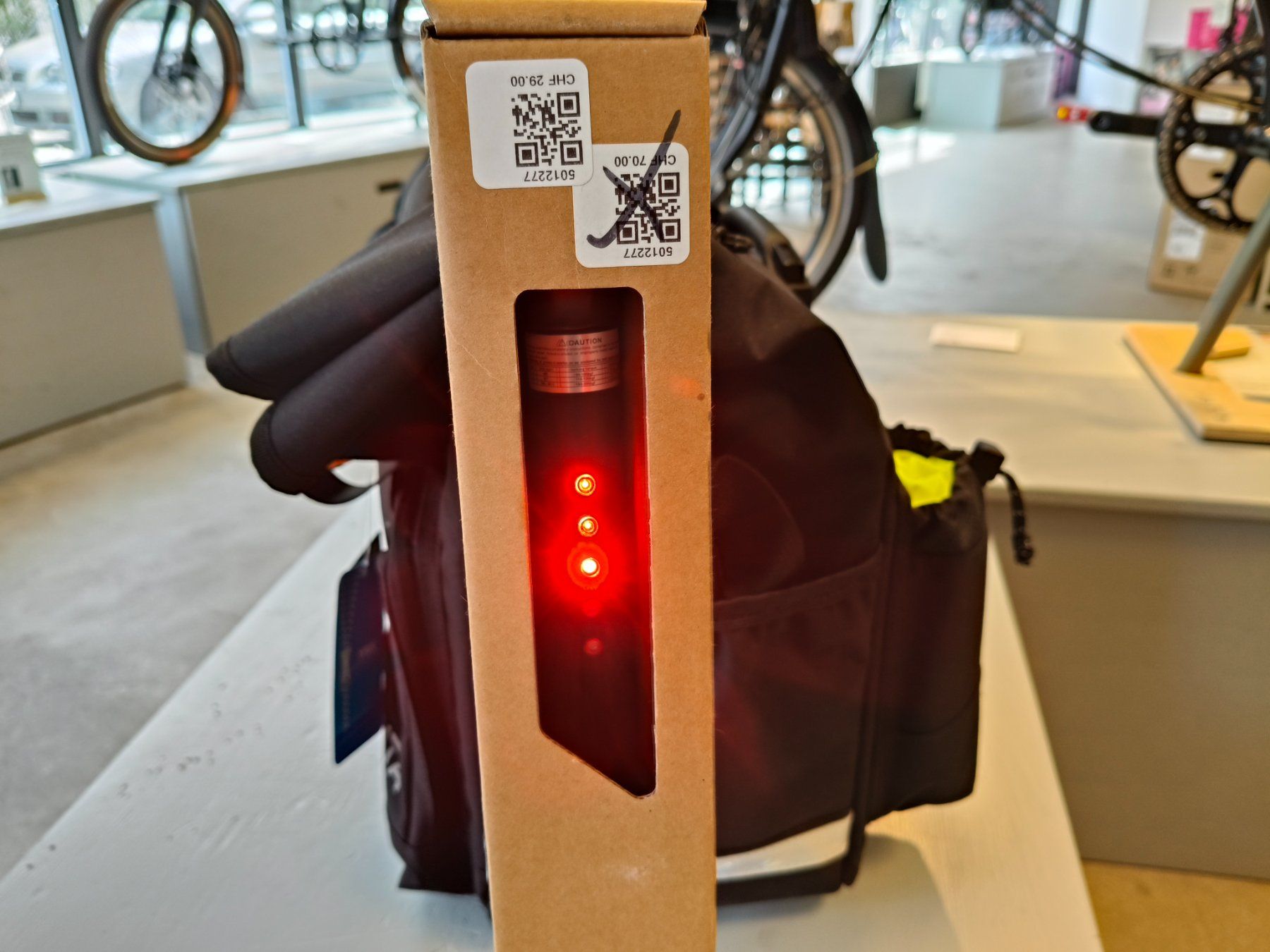 Pezzi di ricambio: Light Skin Led Seatpost, black, D25.4mm – Nuovo e nell'imballaggio originale da Bern venduto da ver_97f5 2