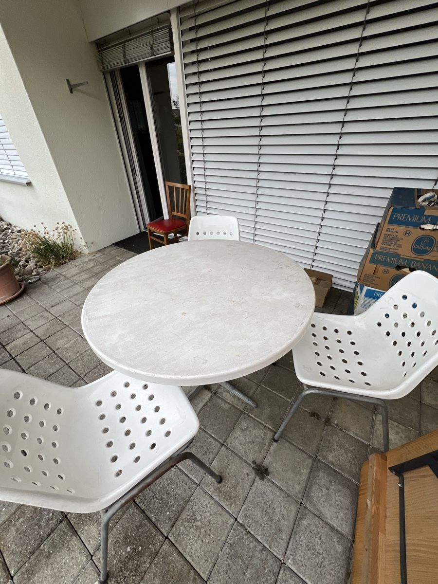Set de table et chaises: Runder Gartentisch mit 5 Stühlen – D'occasion à Schöftland par mamajasima5 1