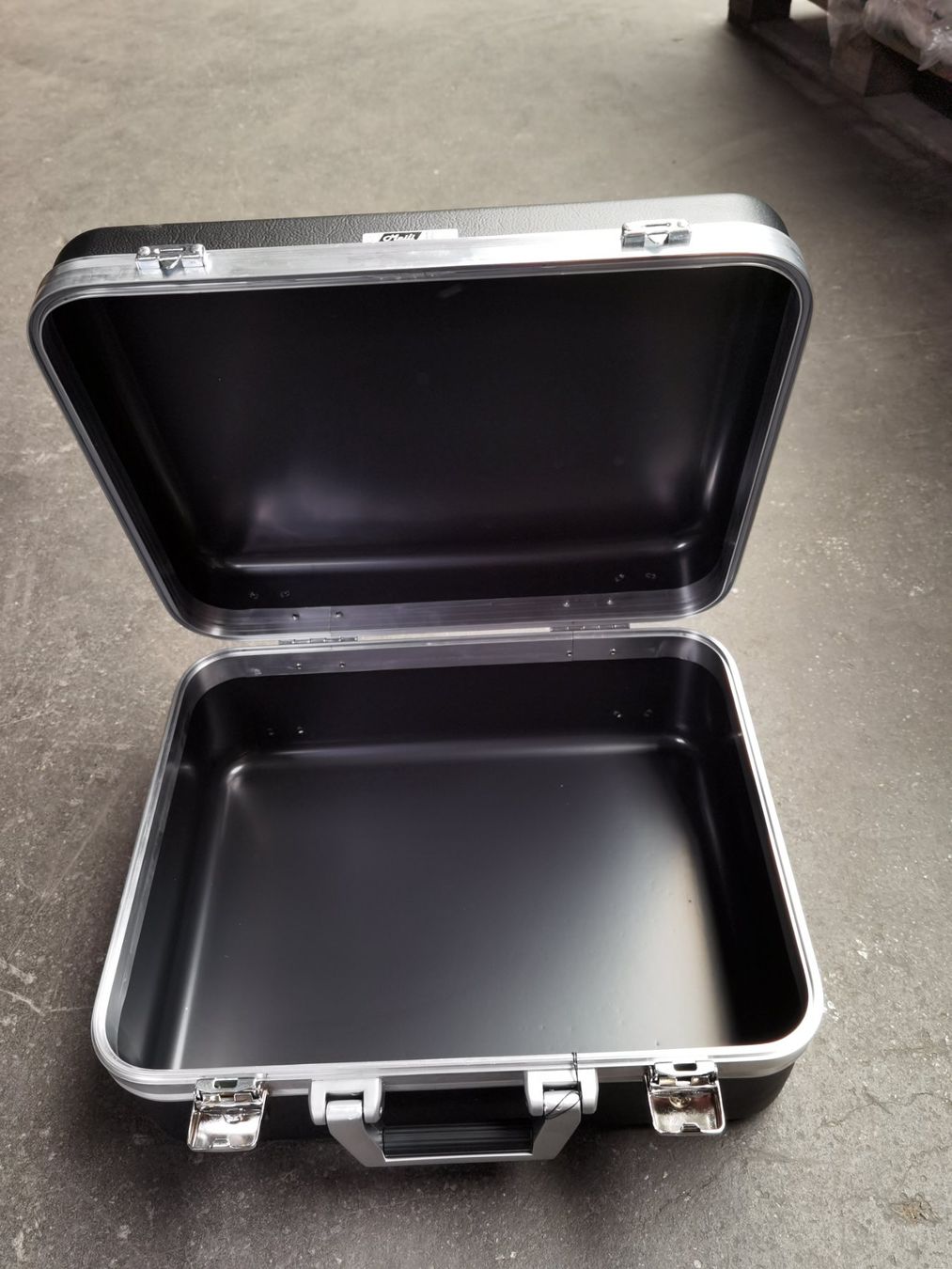 Valigie: Koffer 415x315x190 – Nuovo e nell'imballaggio originale da Aesch LU venduto da Cubic