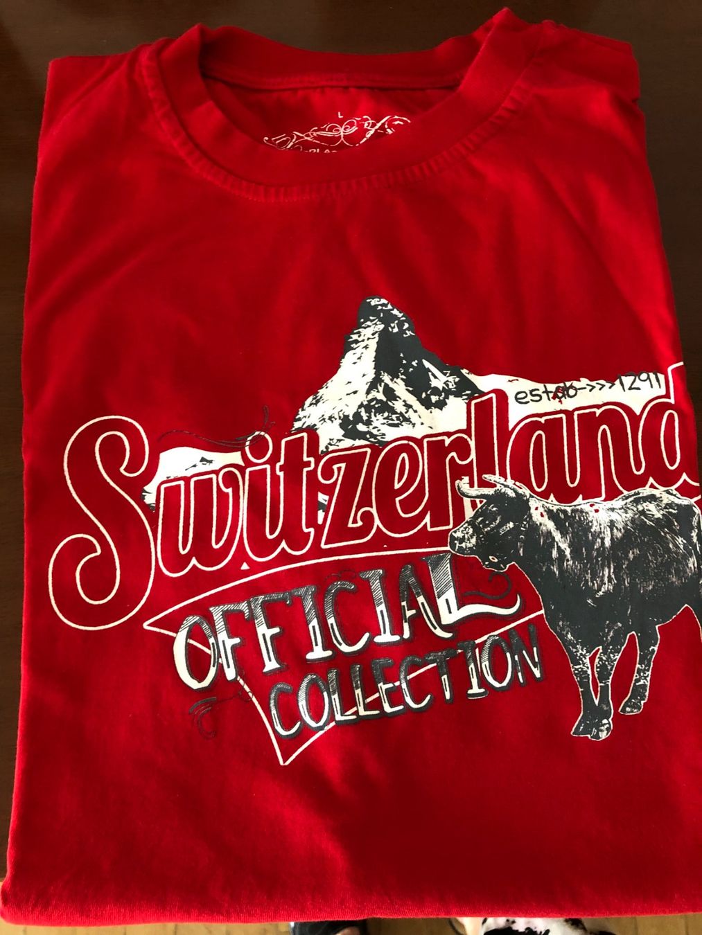 Manor T-Shirts: Schweizer T-Shirt rot, neu, Manor – Neu (gemäss Beschreibung) aus Eich von Jokove63