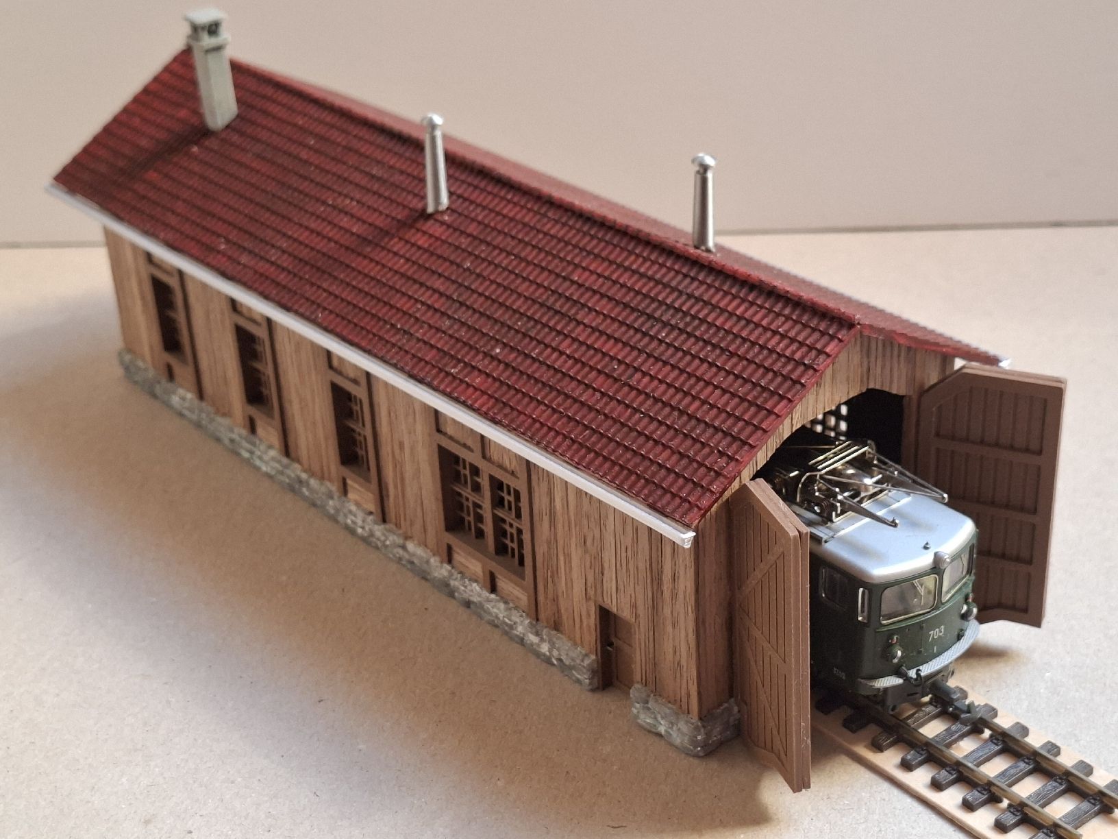 Modellini di ferrovie: Lokschuppen dunkles Holz – Nuovo (secondo la descrizione) da Weisslingen venduto da Moco_mexiko 5