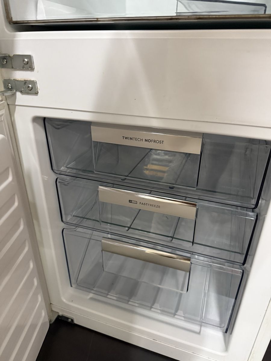 Frigoriferi: Electrolux EK276BNLWE kühlschrank – Usato da Tagelswangen venduto da Neroafrika 3