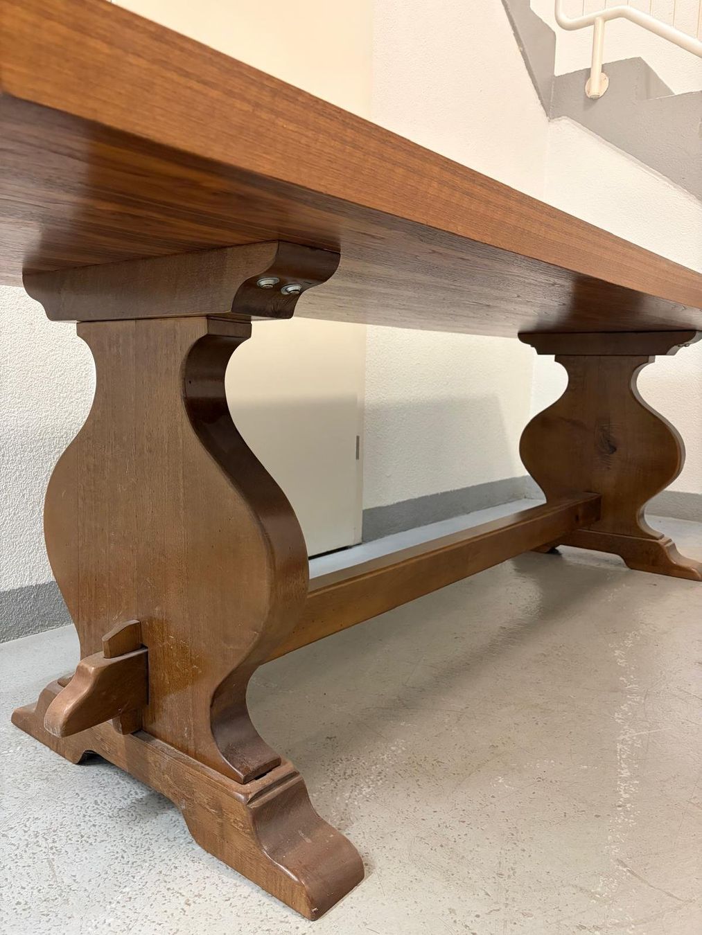 Tische: Tisch aus Nussbaum – Gebraucht aus Stäfa von lau_y5dc 2