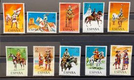 1973 / 74 - Spanien Militäruniformen I - II / 2 Sätze **