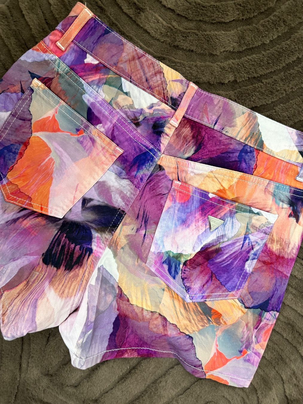 Guess Hosen: Kurze Hose Guess – Gebraucht aus Schlieren von van_qcj5 1