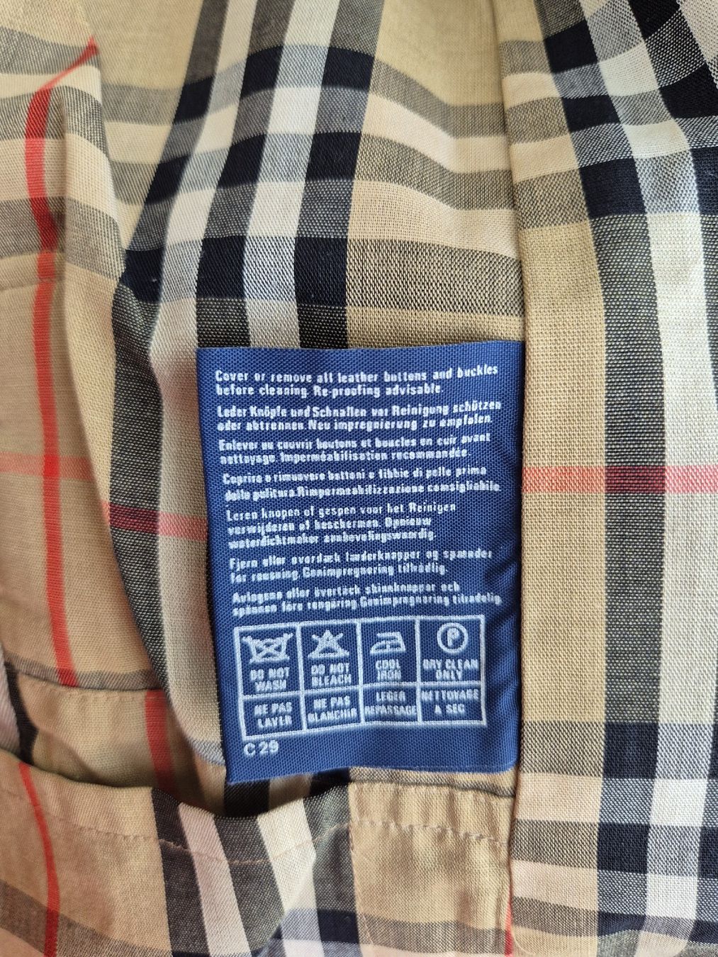 Burberry Cappotti: Trench-Coat/ Manteau Burberry – Usato da Genève venduto da ob1_5drk 5