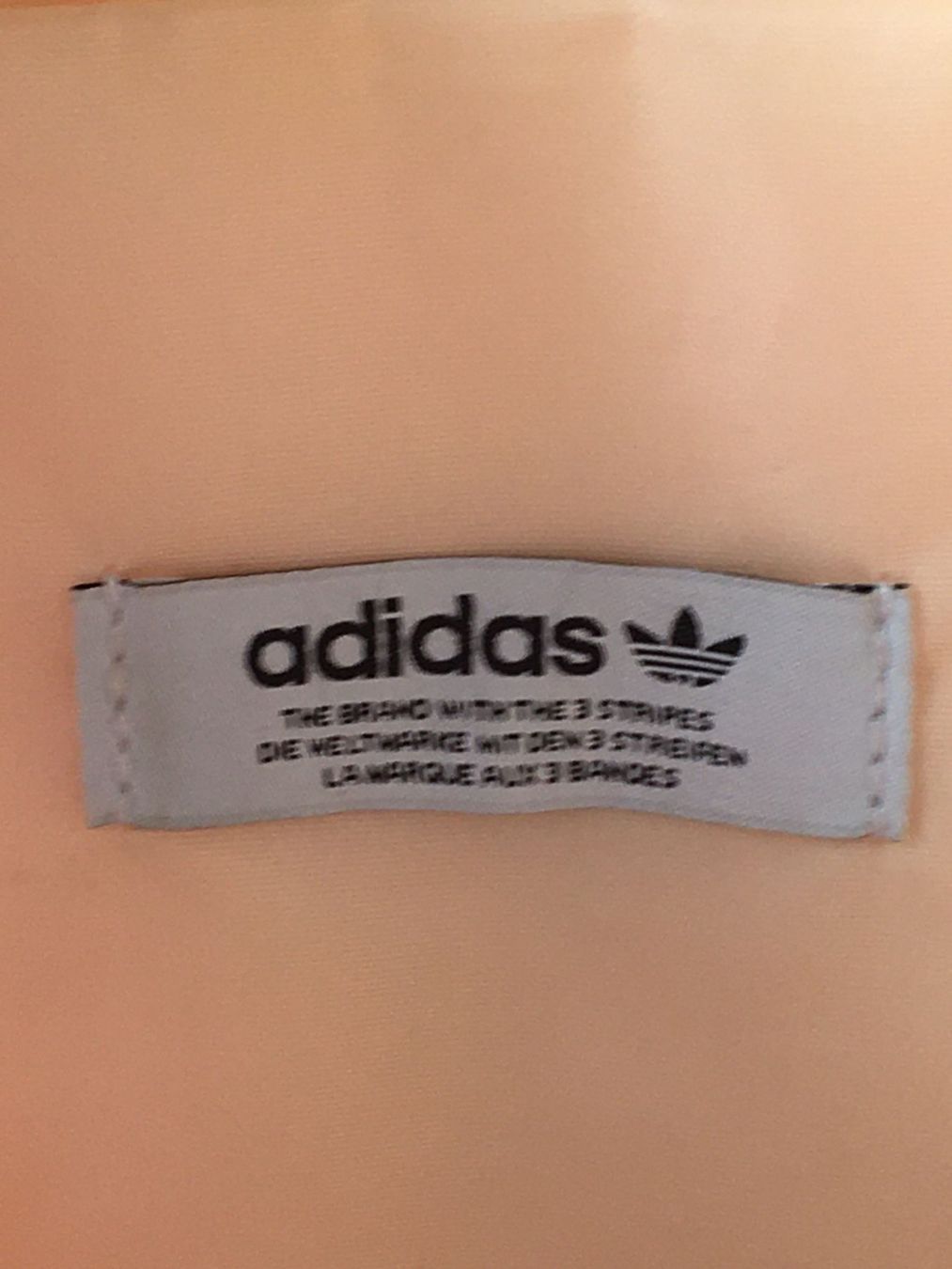 Adidas Zaini: Sac à dos Adidas holographique - édition limitée – Usato da Troinex venduto da Irisglo 7