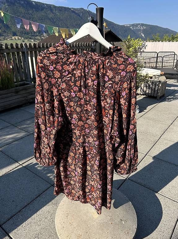 Kleider: Robe fleurie à manche – Gebraucht aus Belprahon von dzu_rf59 1