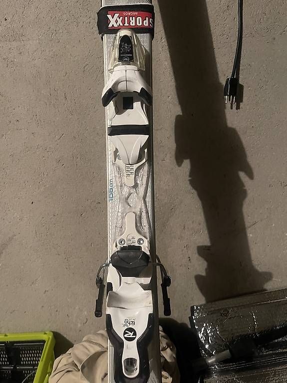 Skis: Chaussure gants lunettes  – D'occasion à fribourg par gsmv 4