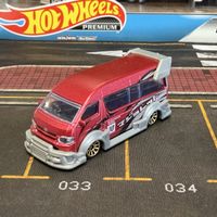  Majorette Toyota Hiace rouge et gris 1/64