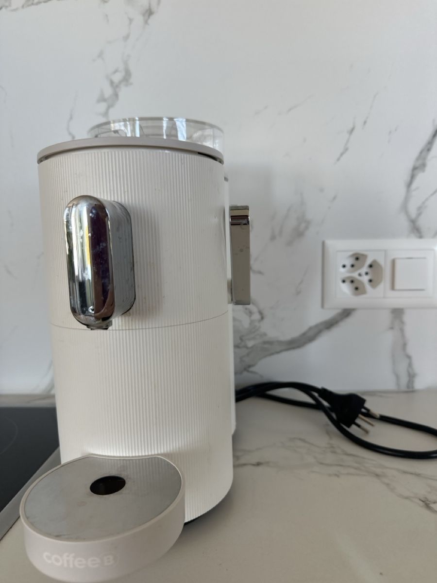 Coffee B Kaffeemaschinen & Espressomaschinen: CoffeeB Globe White – Gebraucht aus Zürich von kbo_5gfm