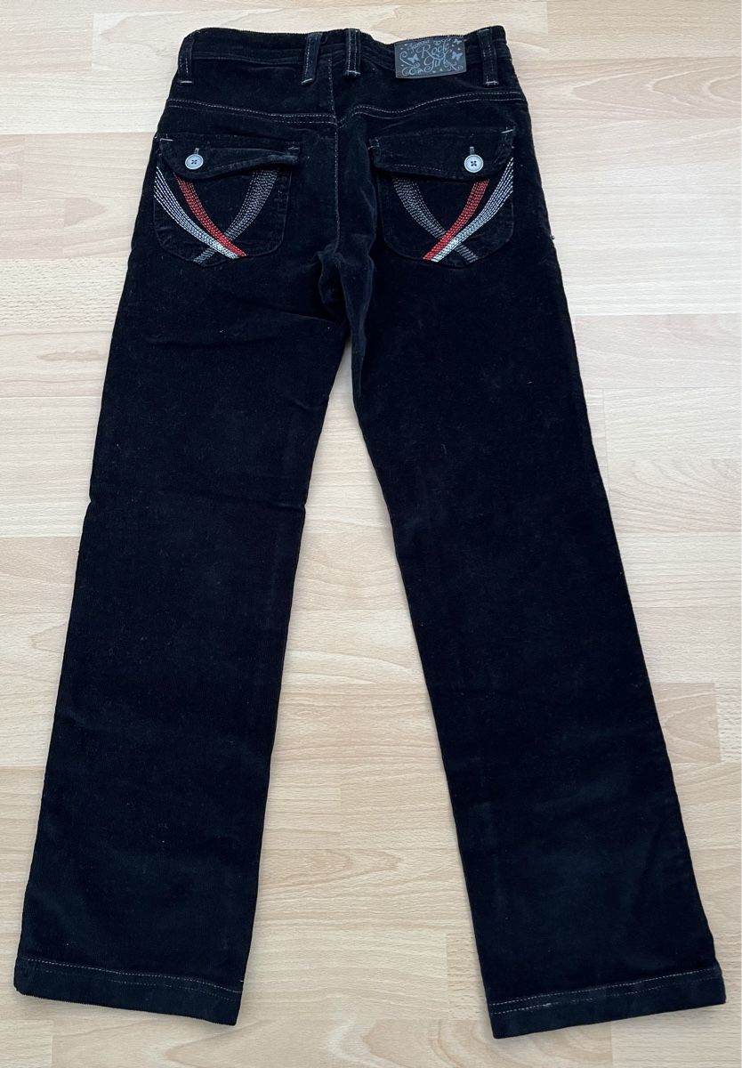 Pantalons: Schwarze Cordhose Gr. 140 – D'occasion à Hünenberg See par spartakus02 1
