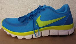WMNS NIKE FREE 5.0 V4 Gr. 37,5