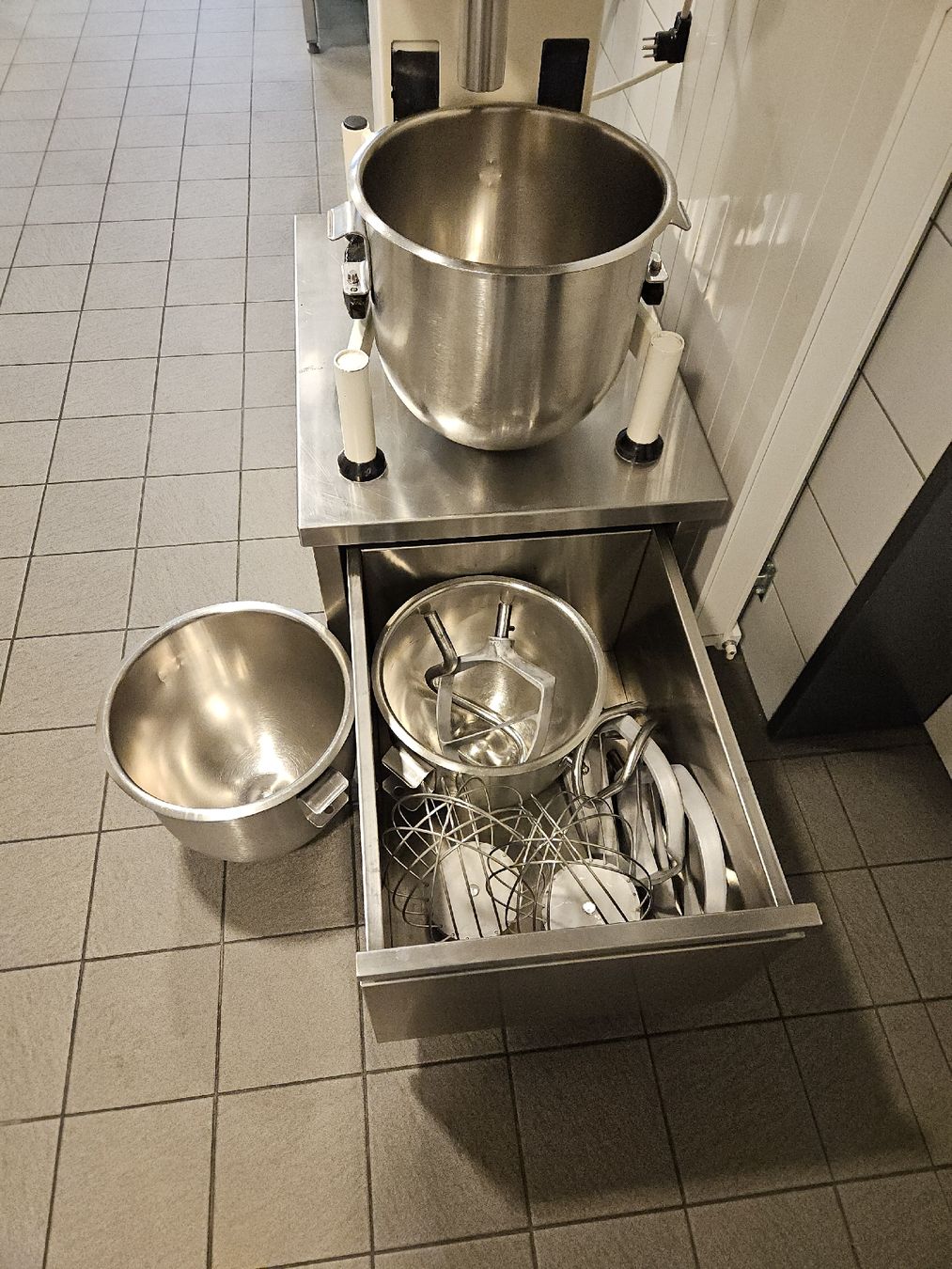 Cucine complete: Rotor Universalmaschine Rührmaschine – Usato da Morschach venduto da Hanswi 2
