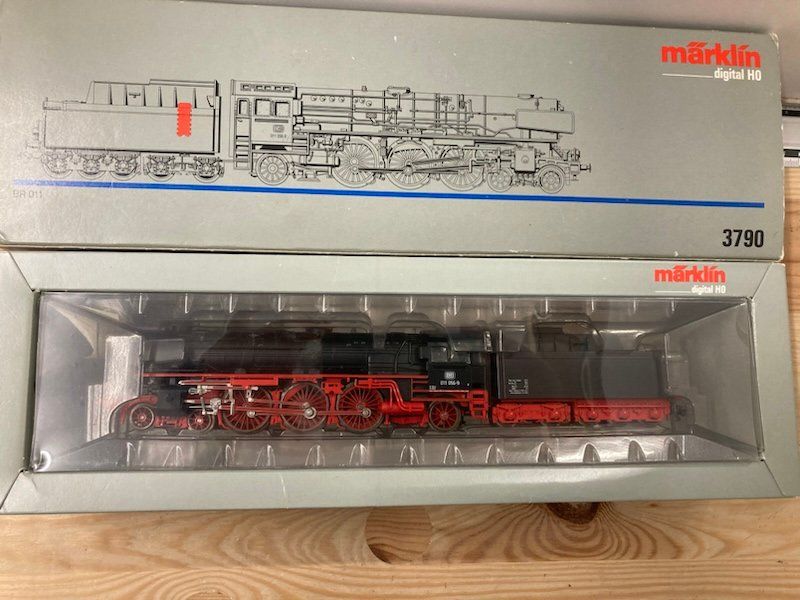 Märklin H0 3790 BR011 Dampflokomotive DB Tender (Bastler) (Defekt) in ...