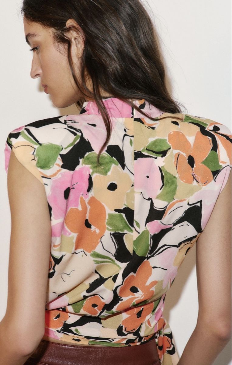 Zara Camicette: Zara Bluse Blumenprint Grösse L Neuwertig – Usato da Baden venduto da Tiffany6878 9