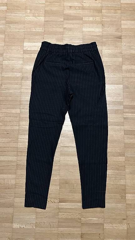 Pantalons: Stoffhose geschtreifft – D'occasion à Thun par SelinaW1995 3