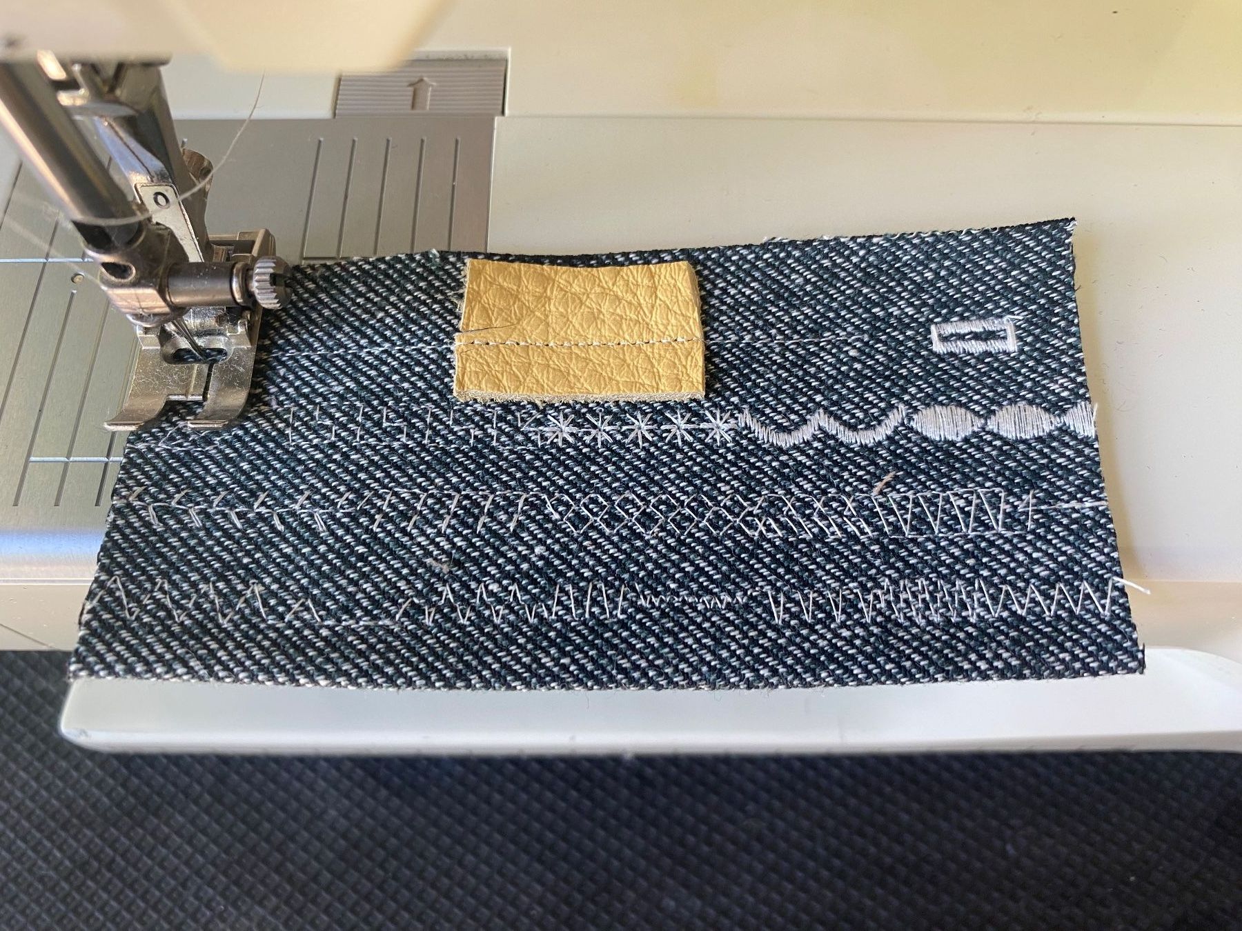 Bernina Macchine da cucire: Nähmaschine Bernina 1130, mit 34 Stichprogrammen, ab Service – Usato da Olten venduto da Pat31 3