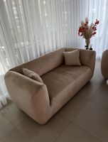 Neuwertiges 2er & 3er Samt-Sitzsofa in Champagne/Beige