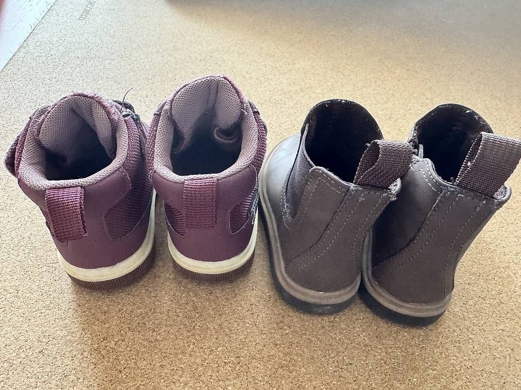 Scarpe per ragazzi: Kinderstiefel Grösse 20/21 – Usato da Malters venduto da frangecko 2