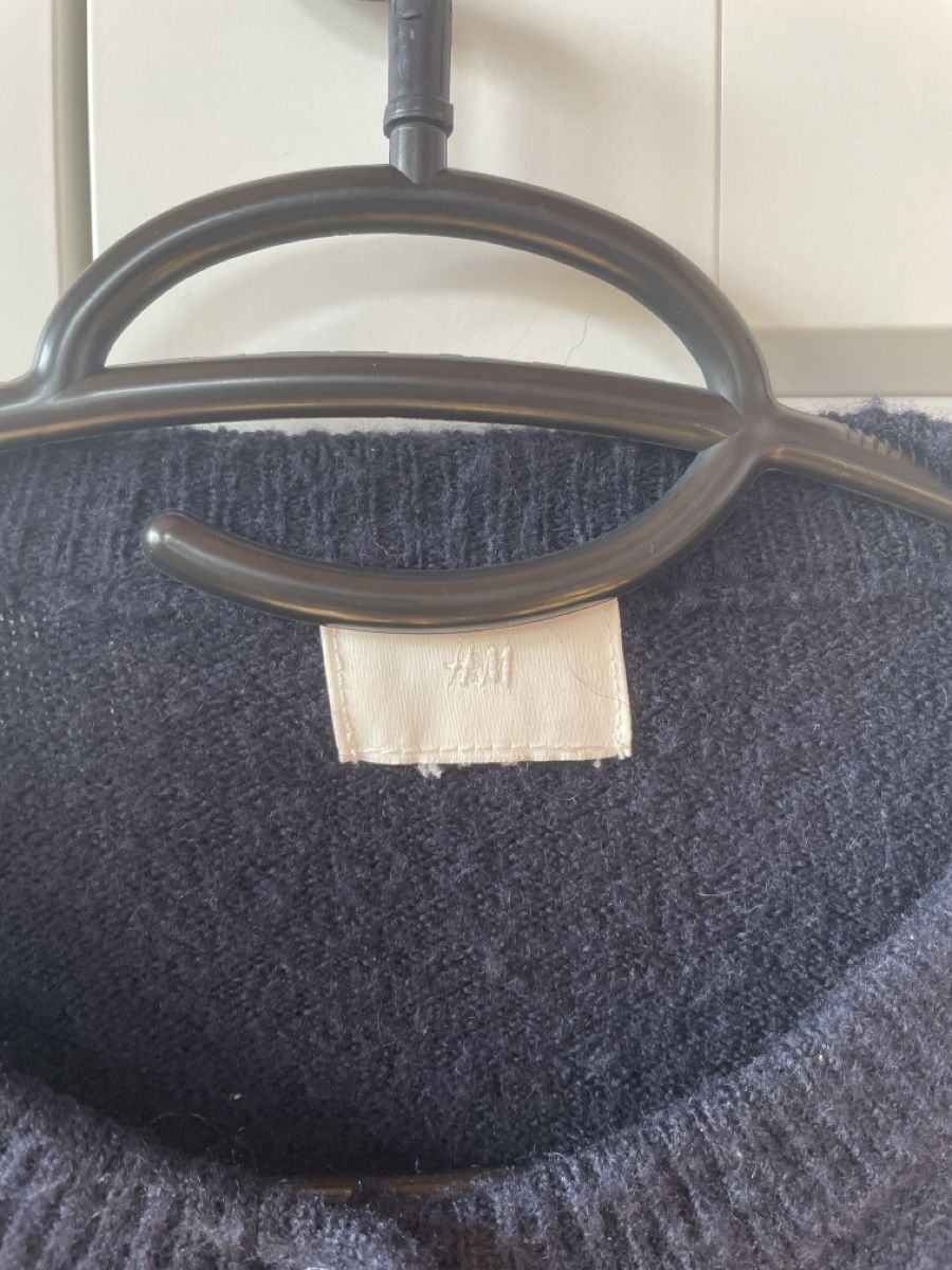 H&M Maglioni & Felpe: dunkelblauer Cardigan  – Usato da Salez venduto da jum_zx7w 1