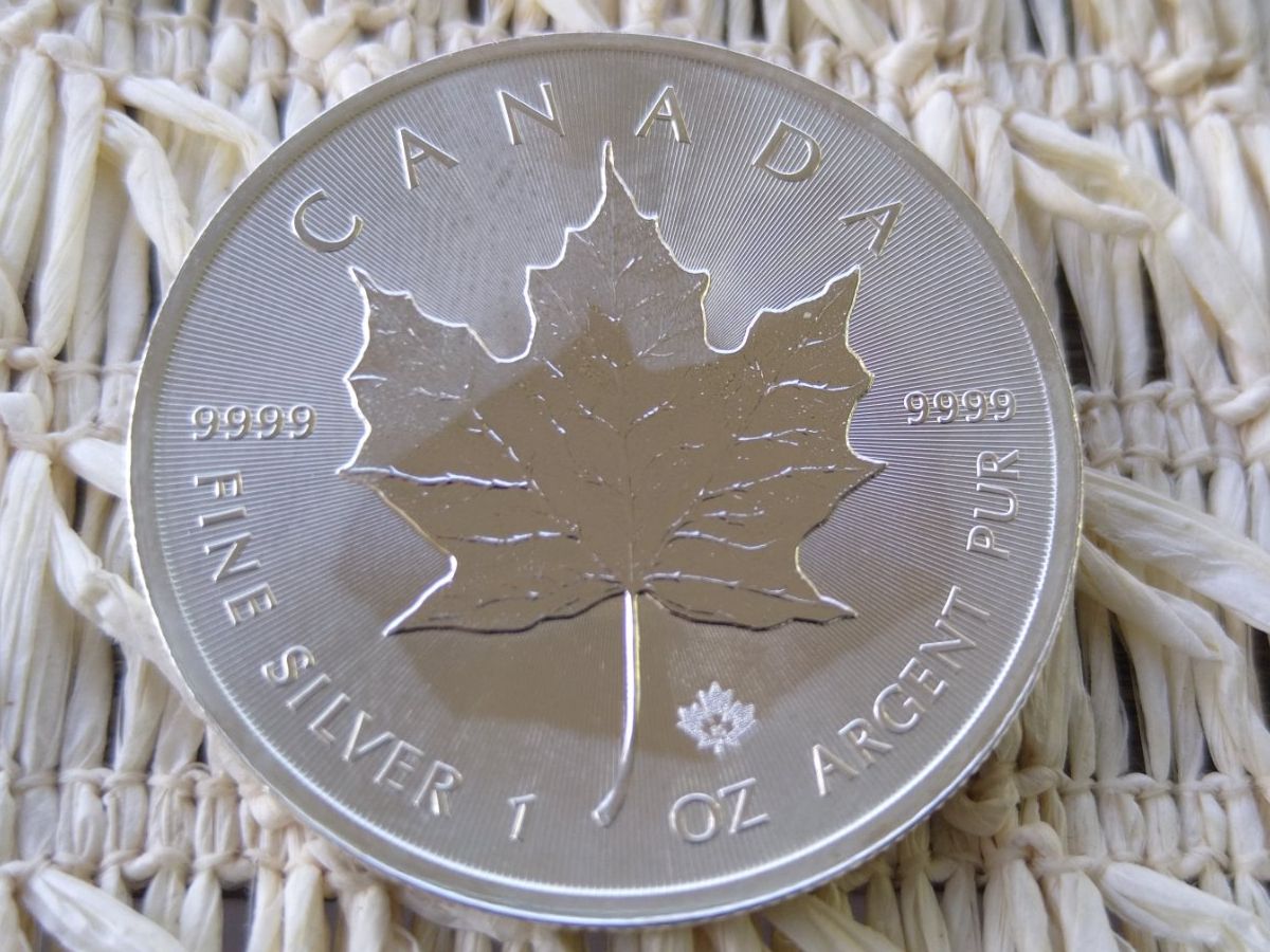 Tutti le monete: Silber Maple Leaf 1 oz - 2015 – Usato da Dättlikon venduto da Quarz58