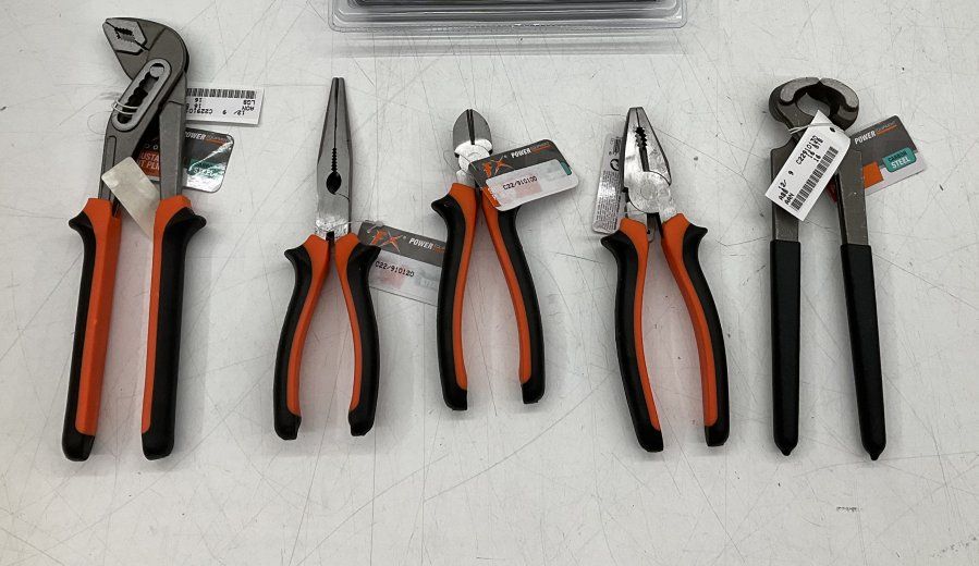 Alle Werkzeuge: 5tlg Werkzeug-Set mit Zangen – Neu und originalverpackt aus Kehrsatz von CIVOMILES