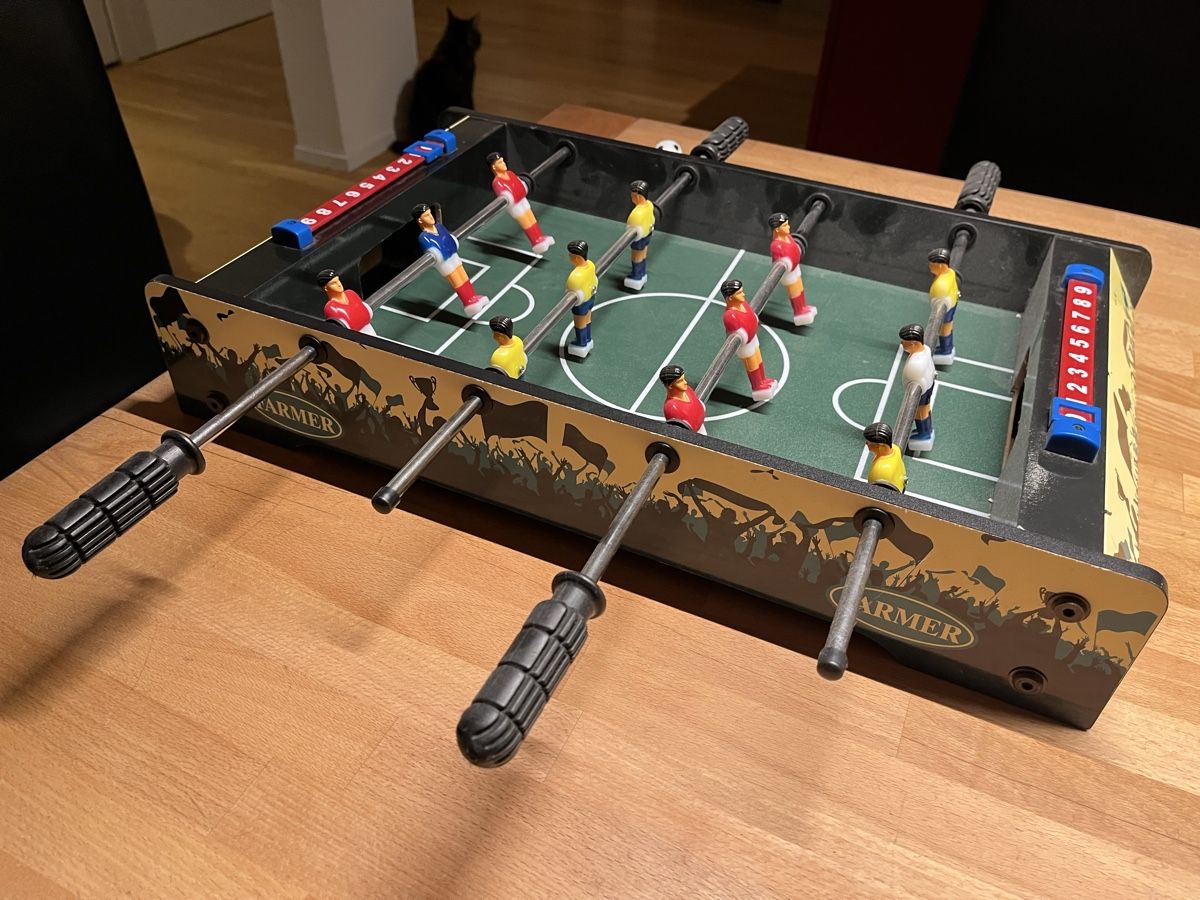 Spiele: Mini Töggelikasten / Tischkicker – Gebraucht aus Oberdorf SO von  2