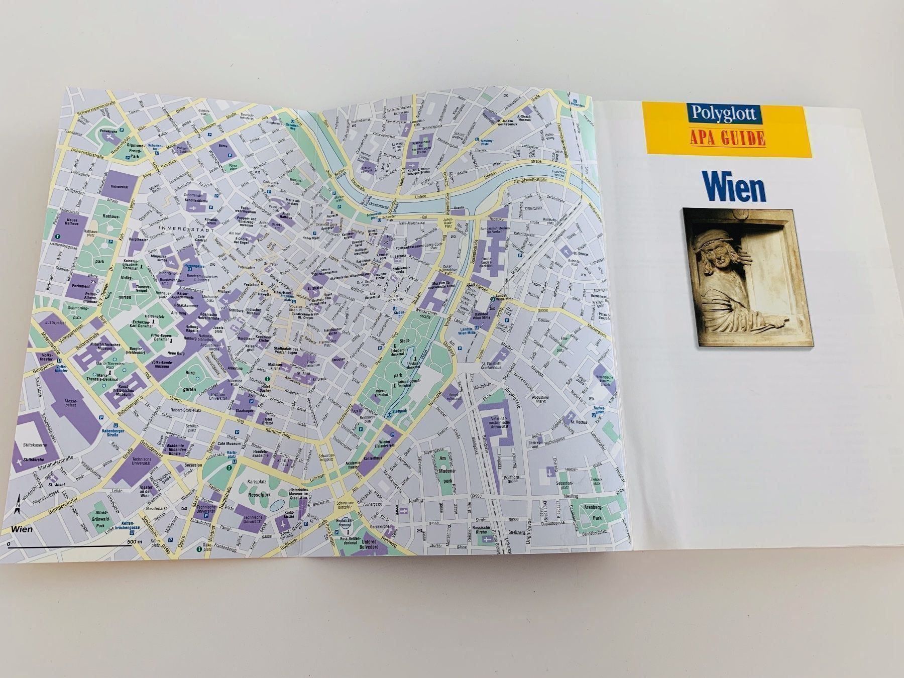 Libri: Wien, Polyglott APA Guide - top Zustand – Usato da Bottmingen venduto da marktplatz-buecher 2