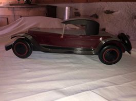 Modellino automobile in legno