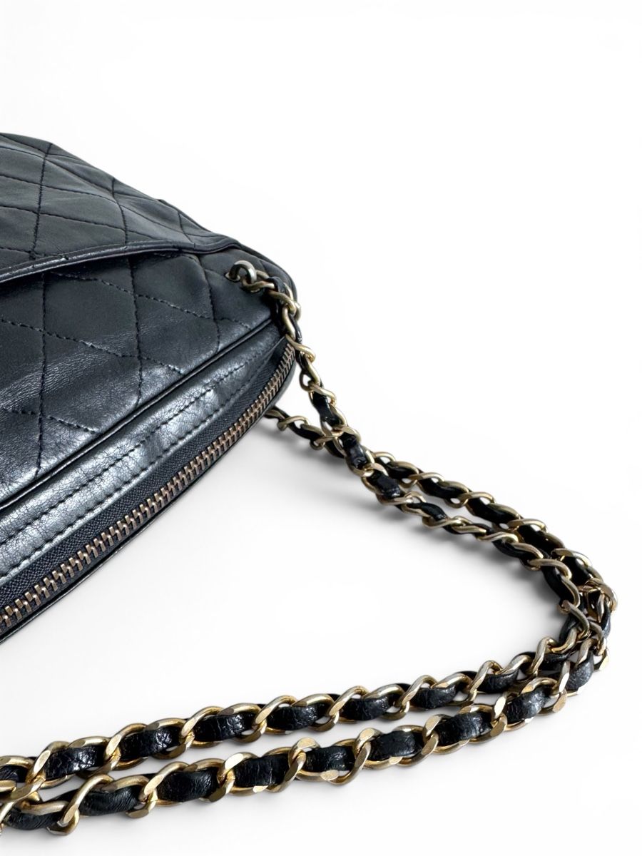 Chanel Taschen für Damen: CHANEL Vintage Quilted Camera Bag Tasche – Gebraucht aus Kriens von hannaandkiko 7