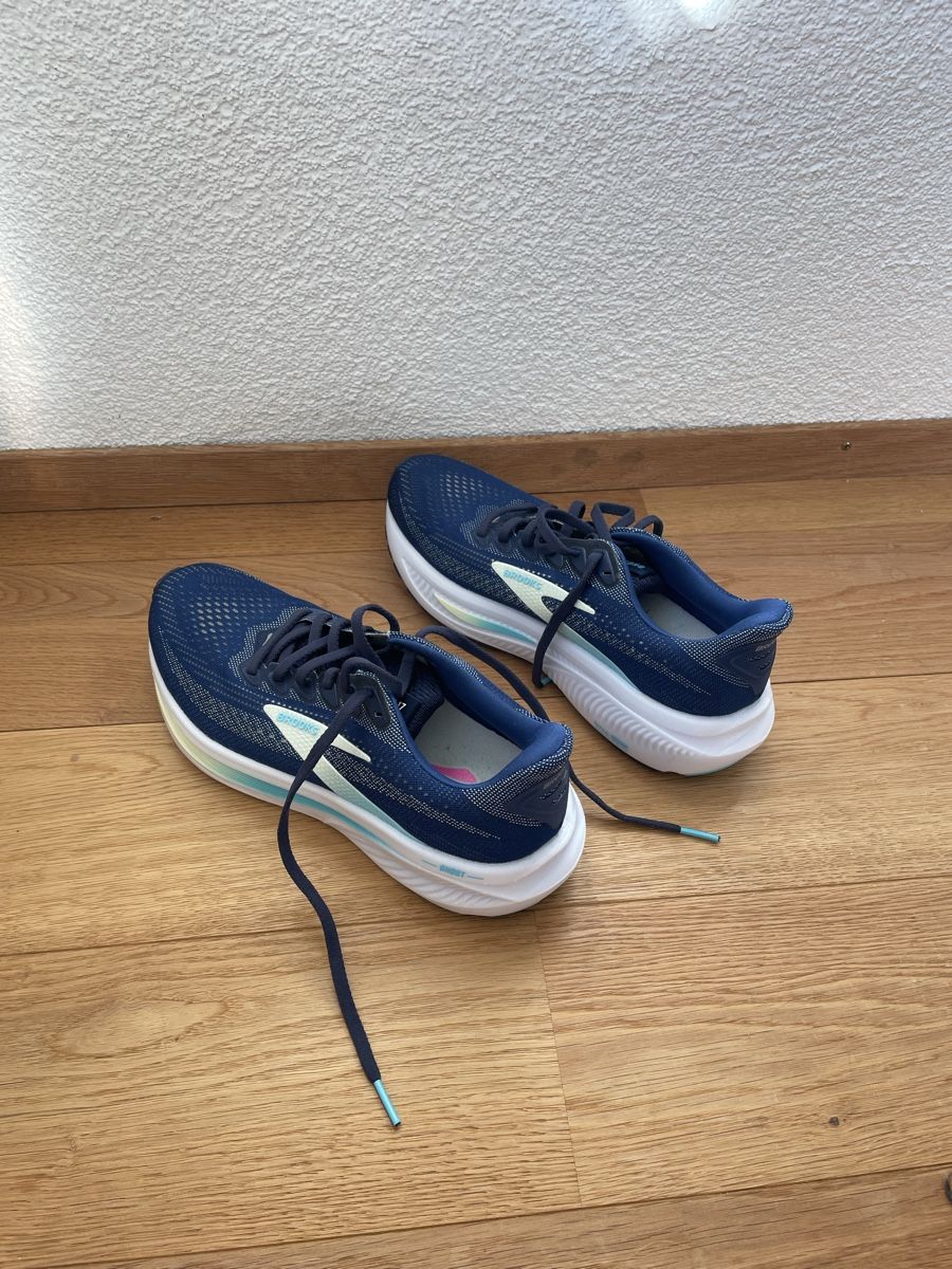 Brooks Scarpe da donna: Brooks Ghost 17 Runningschuh Damen Gr: 39 – Nuovo (secondo la descrizione) da Bern venduto da anoouukk 1