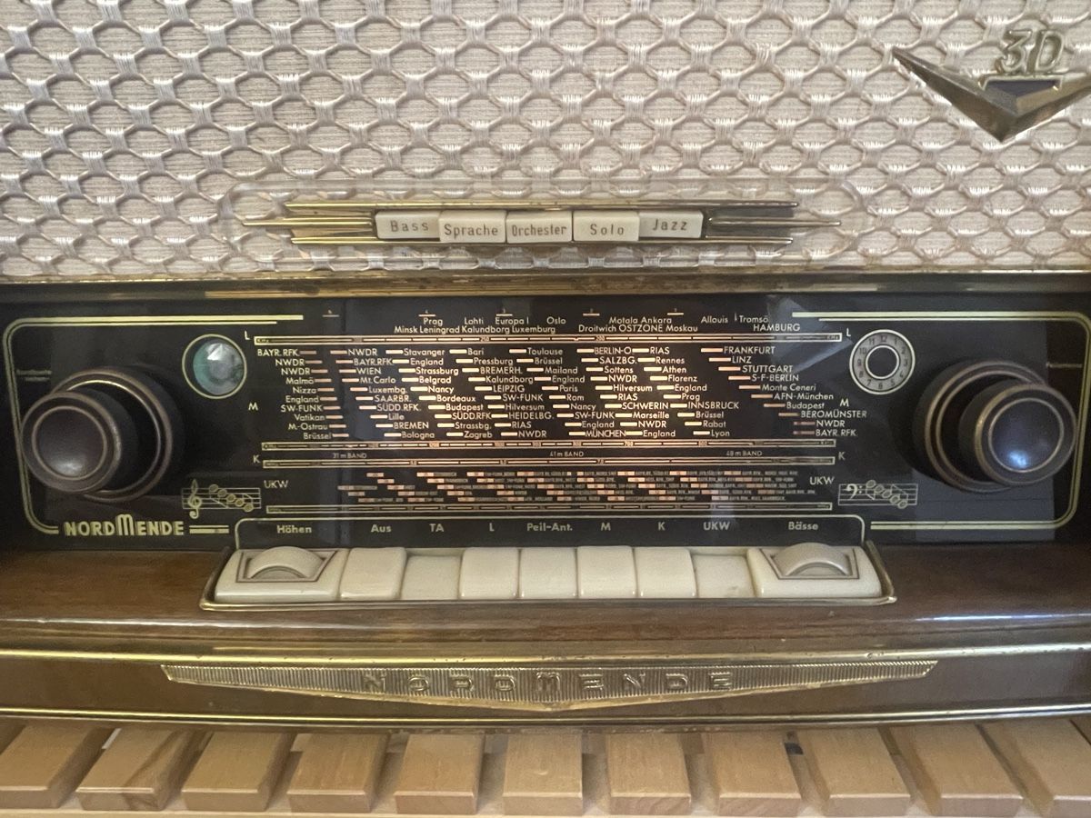 Nordmende Radio: Nordmende 3D Phonosuper 56 – Usato da Hergiswil NW venduto da natejuke 1