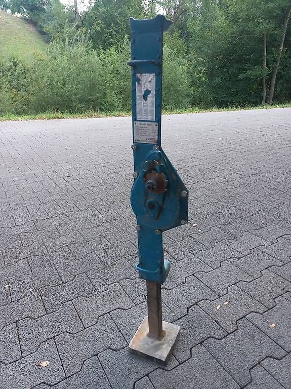 Tous les outils: Stockwinde, Fusswinde, Kurbelwinde, Steel Jack – Défectueux à Werthenstein par joniace 1