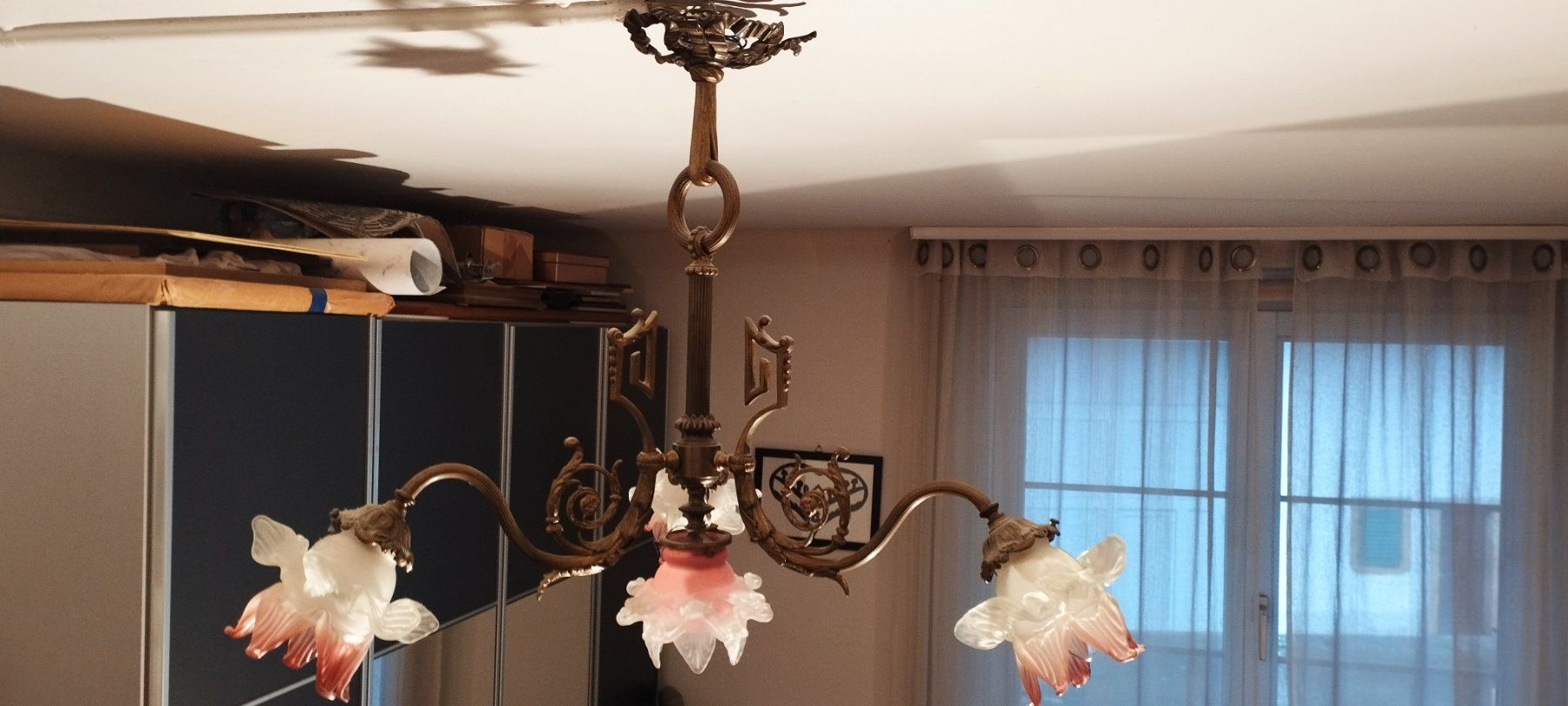 Lampadari & plafoniere: Lustre ancien en bronze . – Usato da Praz (Vully) venduto da pikuluka1 1