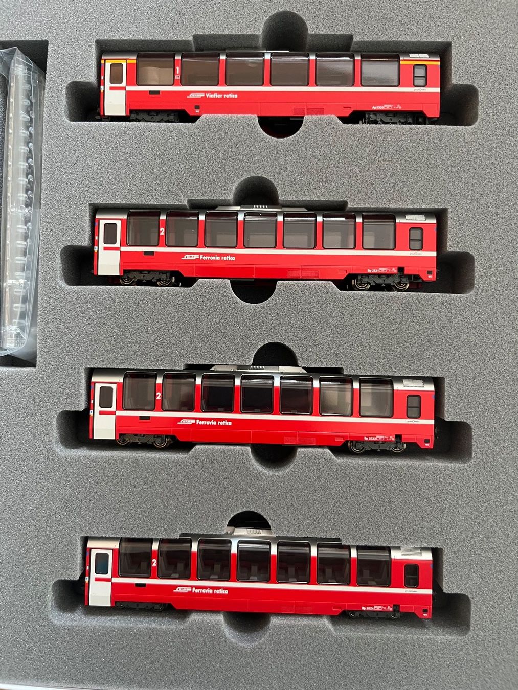 Kato Modellini di ferrovie: Modelleisenbahn – Nuovo e nell'imballaggio originale da Hinterfultigen venduto da mon_yxg5