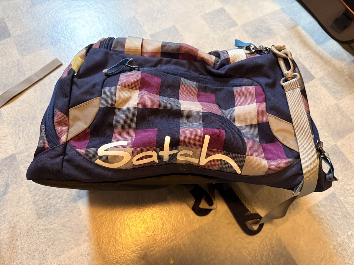 Satch Borse & Zaini: Satch Sporttasche lila – Usato da Neuheim venduto da fab_7m2f 1