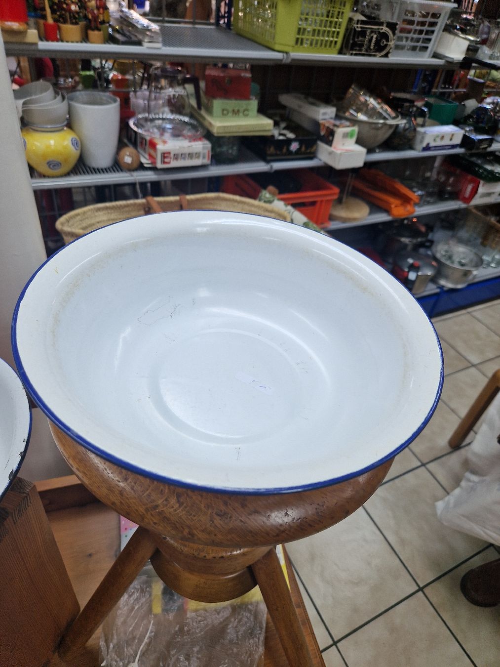 Schalen: Emaille Schüssel, Durchmesser 31cm, Vintage Look, – Gebraucht aus Mörigen von Clio111 3