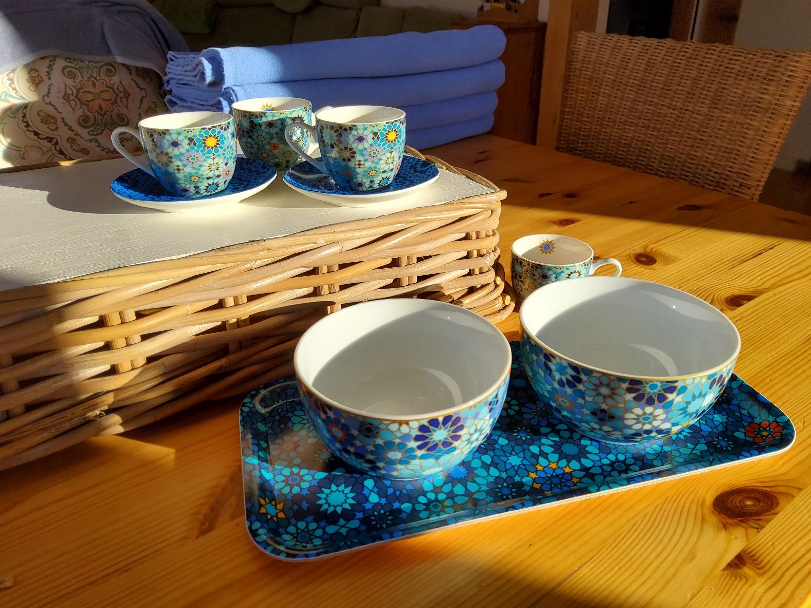 Set di piatti: Geschmackvolles "Imagest d'Orient Set" mit passendem Tablet – Usato da Wattwil venduto da Leonardo1 1
